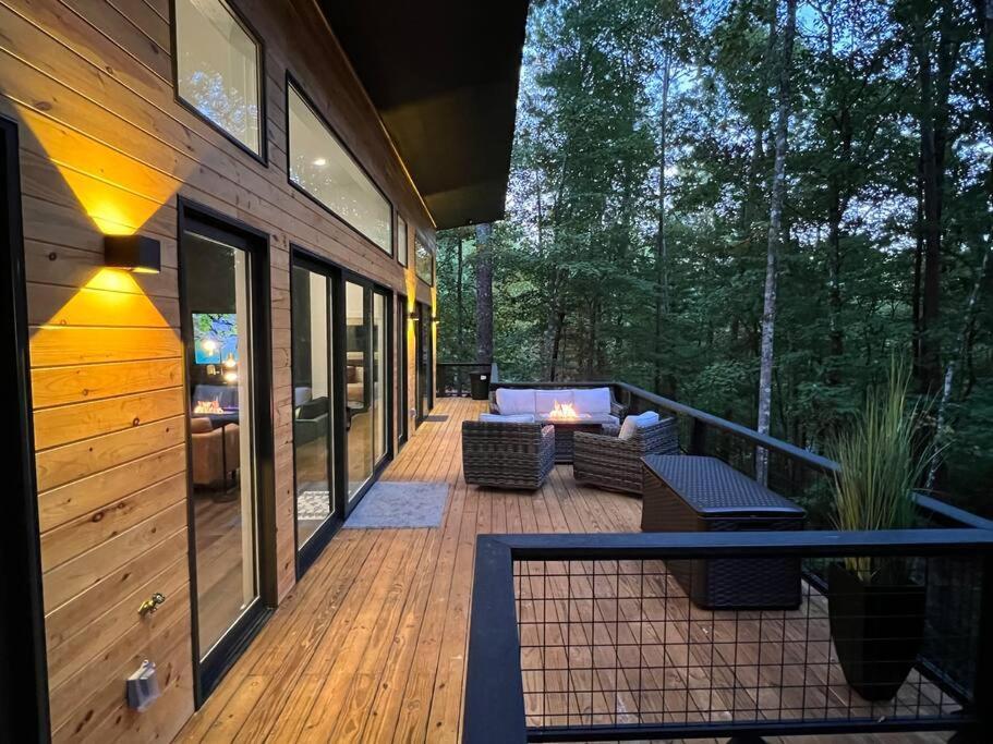 Modern Mountain Getaway With Hot Tub, Fire Pit Villa Sautee Nacoochee Bagian luar foto