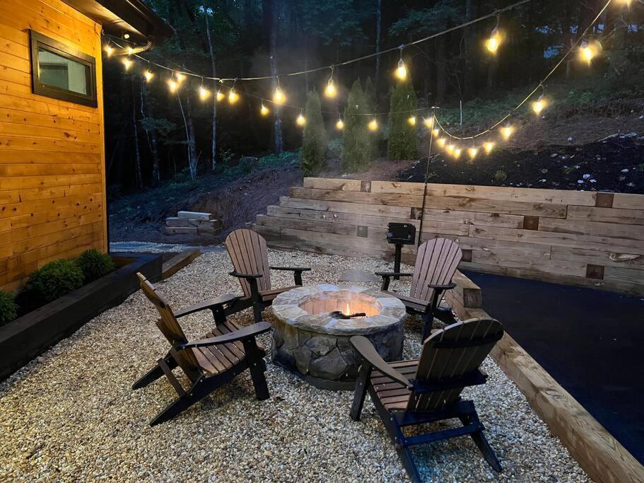 Modern Mountain Getaway With Hot Tub, Fire Pit Villa Sautee Nacoochee Bagian luar foto